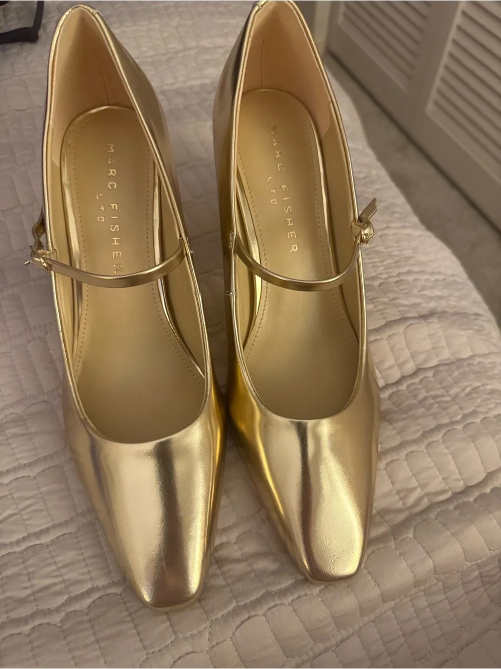 Marc Fisher Gold Mary Jayne Block Heels NWOT Size 7.5
